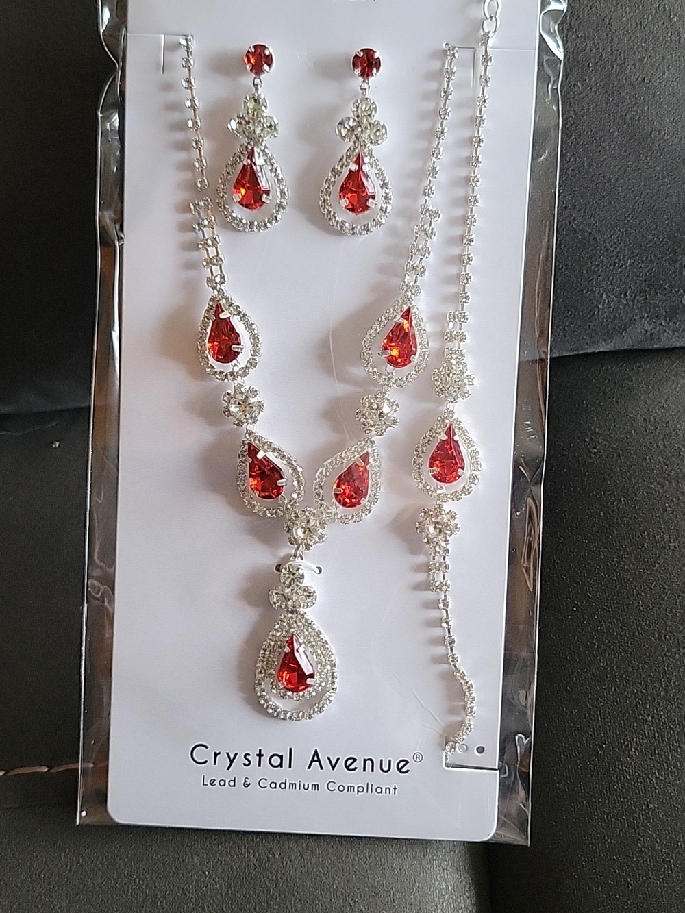 Red Teardrop Necklace & Earrings Set